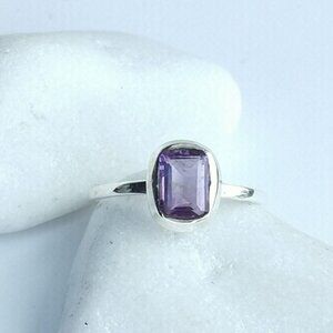 Amethyst Ring Sterling Silver Size 8 🆕